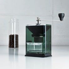 Carica l&#39;immagine nel visualizzatore di Gallery, MACININO HARIO CLEAR COFFEE GRINDER
